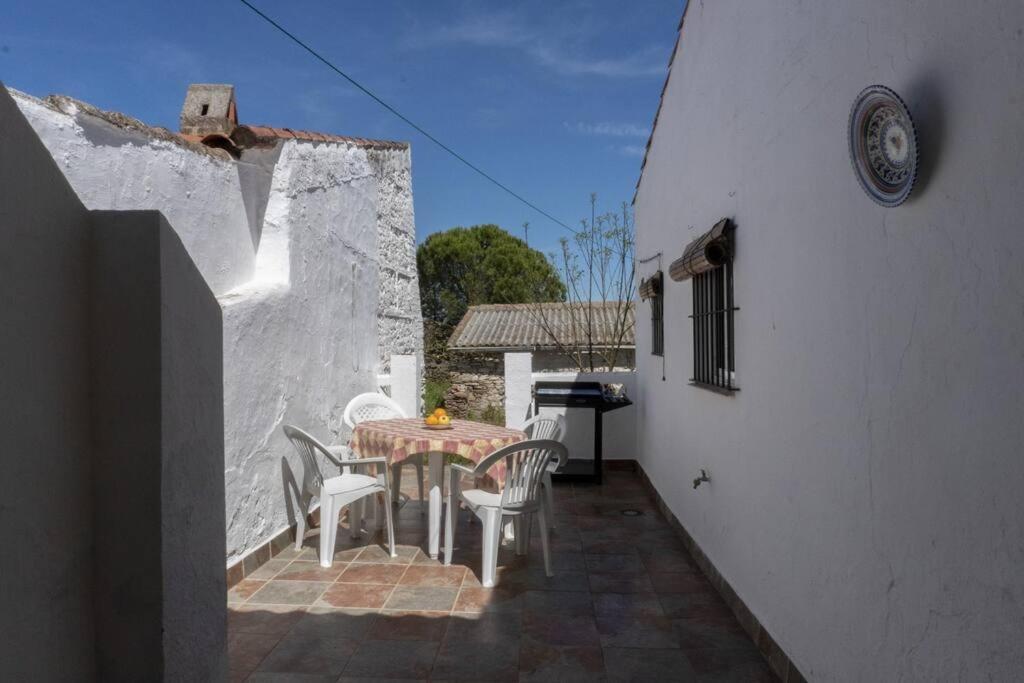 Casa Tipica Extremena Apartment Cheles Exterior photo